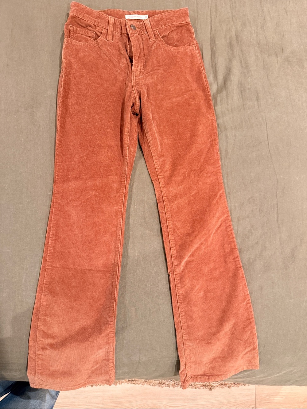 Levi’s 725 High Rise Bootcut Corduroy Pants Rust W26 L30